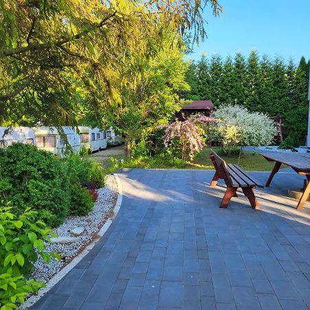 "U Izy" Pokoje Goscinne I Przyczepy Campingowe Mielno  Exterior foto
