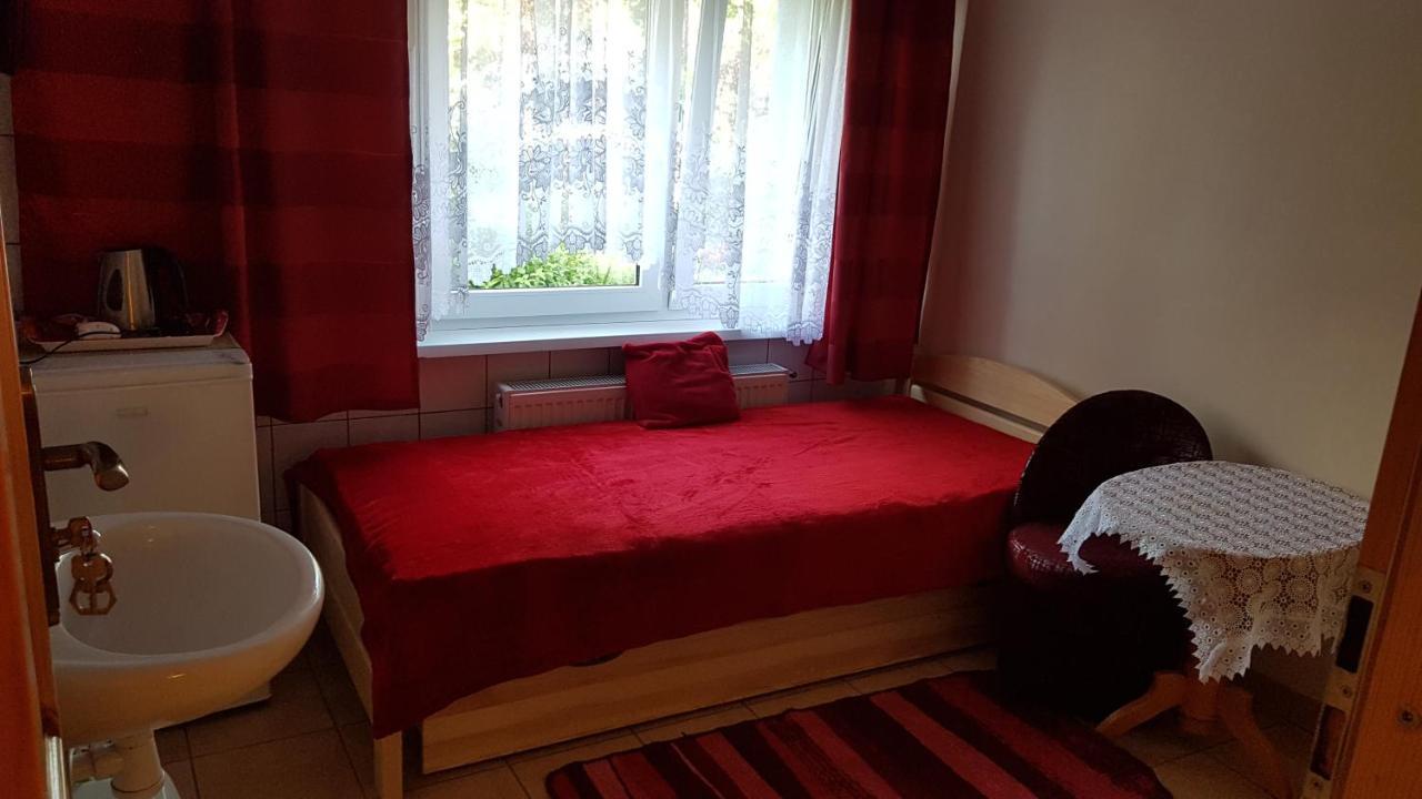 "U Izy" Pokoje Goscinne I Przyczepy Campingowe Mielno  Exterior foto